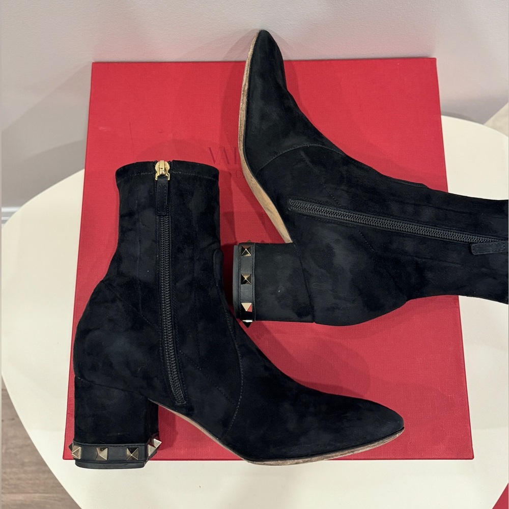 Valentino rockstud Black Ankle Boots with Studded Heel